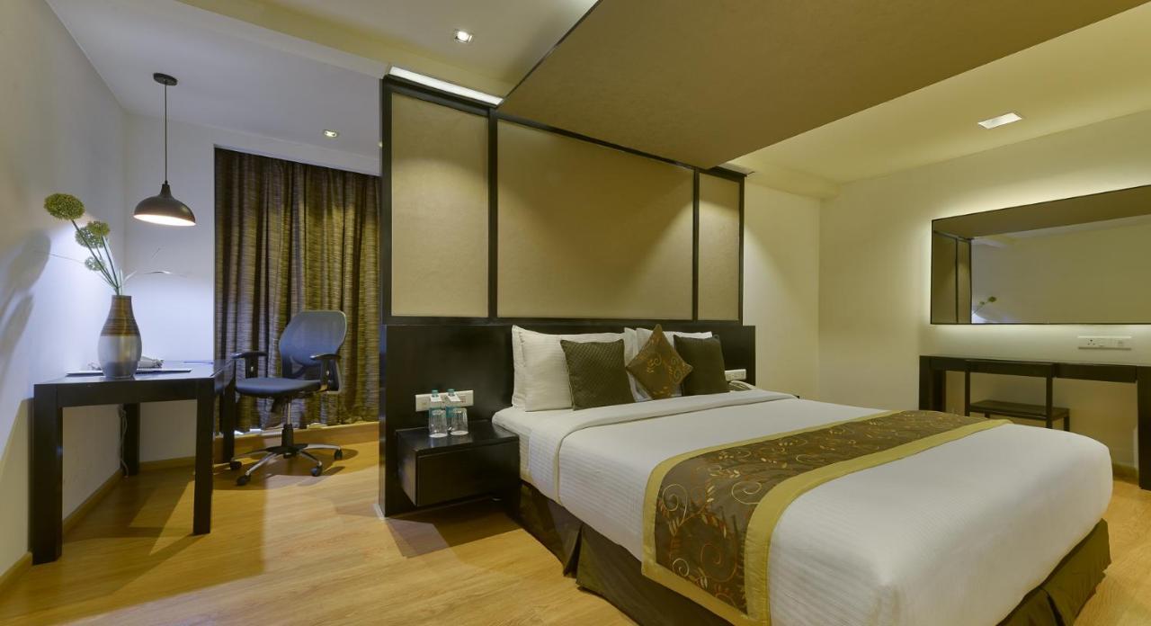 ทวานัม สโรวร ปอร์ติโก สวีท Hotel บังกาลอร์ ภายนอก รูปภาพ