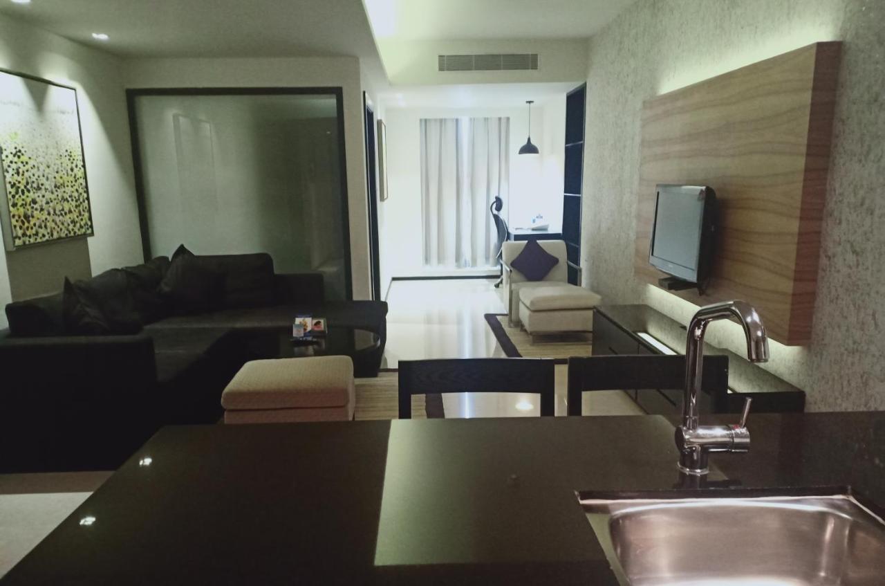 ทวานัม สโรวร ปอร์ติโก สวีท Hotel บังกาลอร์ ภายนอก รูปภาพ